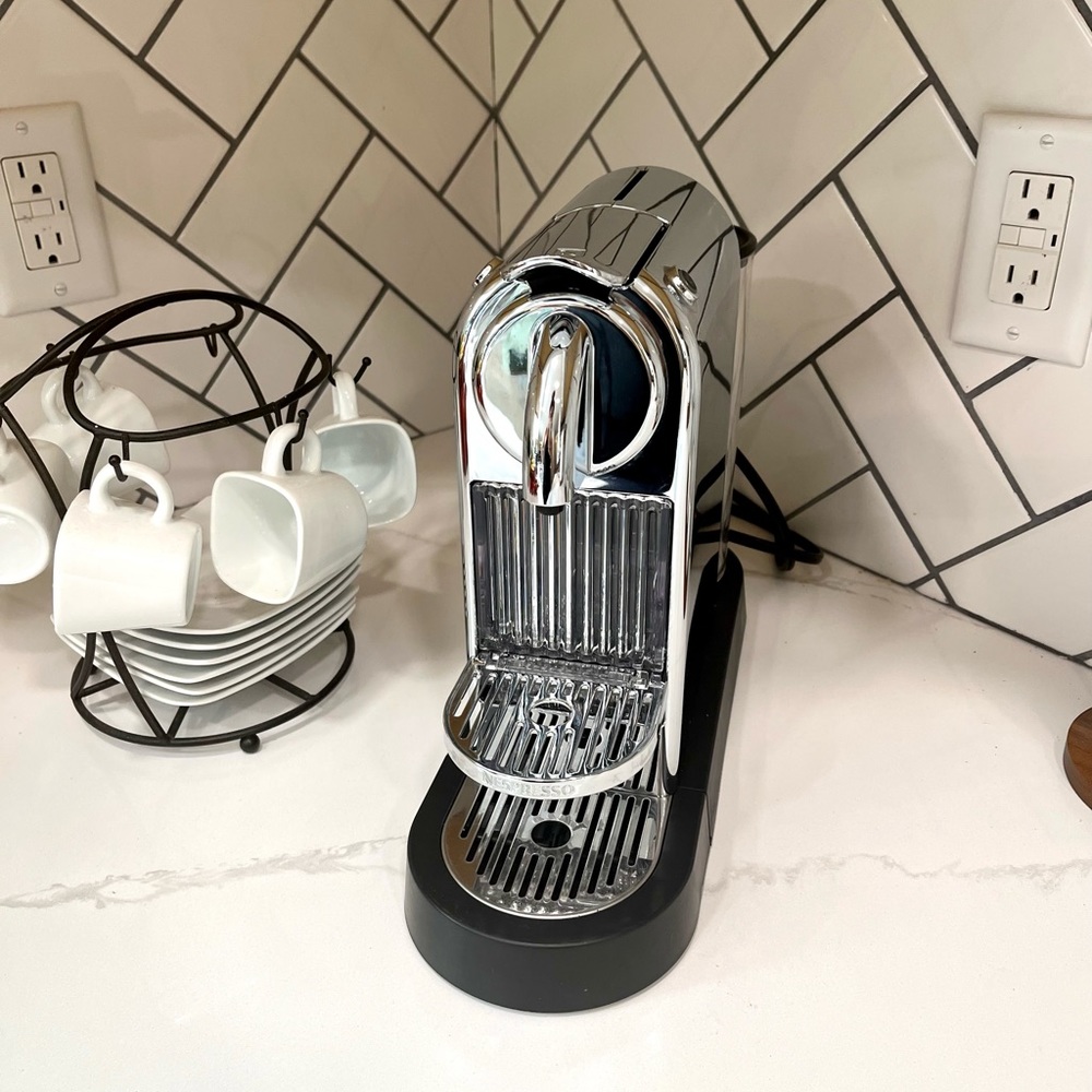 Nespresso CitiZ Single-Serve Espresso Machine by DeLonghi